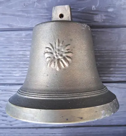 Weideglocke, Kuhglocke mit Lederriemen