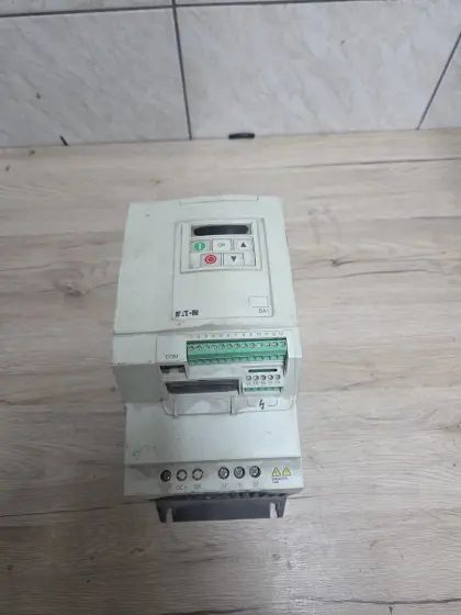 Eaton PowerXL DA1 Frequenzumrichter 7,5 kW 18 A FU (DA1-34018FB-A20N)