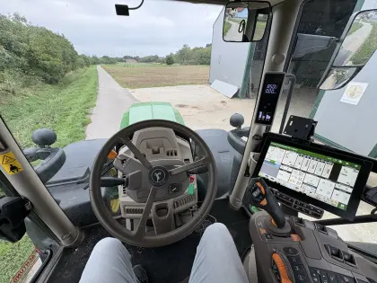 John Deere 6R 215