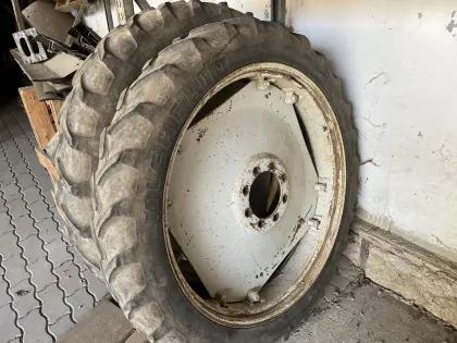 Kompletträder 9,5R44 Steyr, Fendt