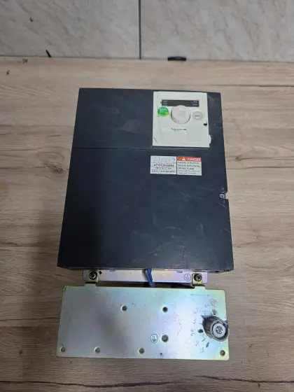 Schneider Electric Altivar 312 Frequenzumrichter ATV312HU55N
