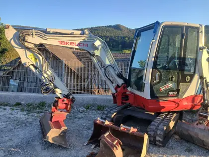 TB228 Takeuchi