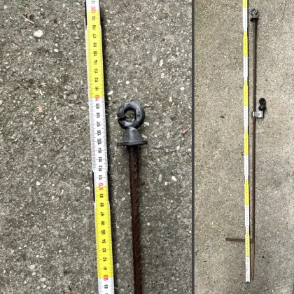 Weidezaunpfähle, Weidezaunpfahl, Zaunpfahl mit Ringisolator