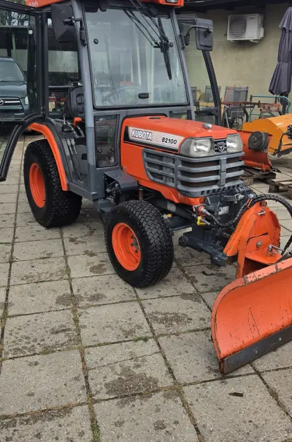 Kubota B2100 Winterdienst