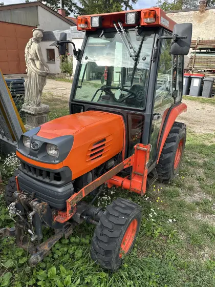 Kubota STV 32
