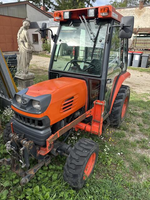Kubota STV 32