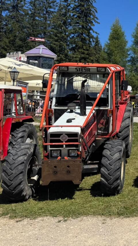 Steyr 8070 SK2 mit Doppeltrommel-Seilwinde
