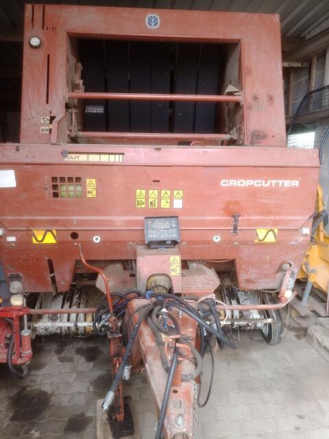 Verkaufe Rundballenpresse New Holland 5980