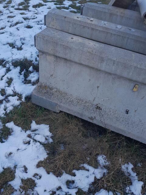 Betonleitwände