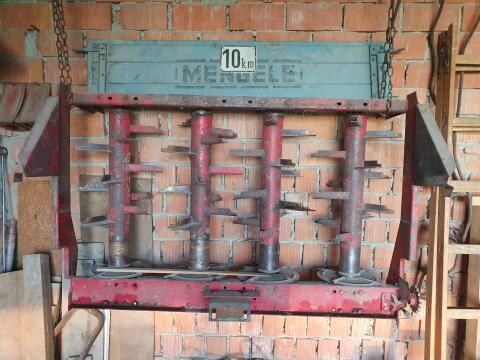 Mengele Miststreuer ES28