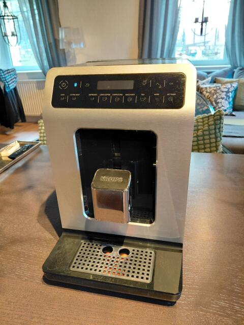 Kaffeevollautomat, Kaffeemaschine KRUPS EA89*
