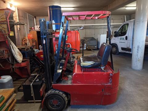 Linde E12 mit großer Batterie und neuen Reifen, Linde E12