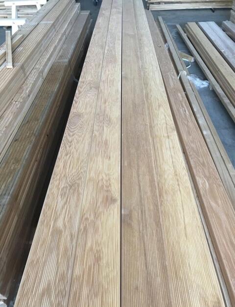 Terrassendielen 27 x 140 mm aus Lärchenholz
