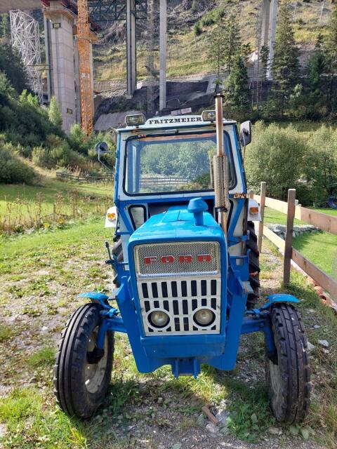 Traktor Ford 3000