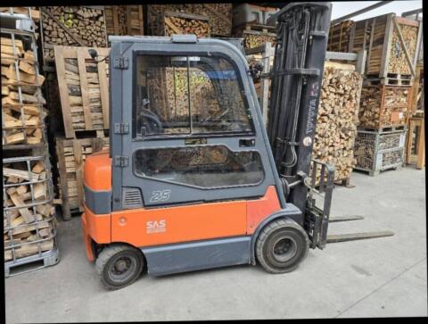 Toyota 7FBMF25 2,5 t El. Stapler Triplex Freihub