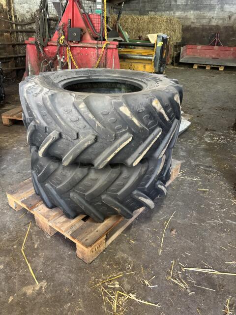 380/70 R20 BKT Traktorreifen