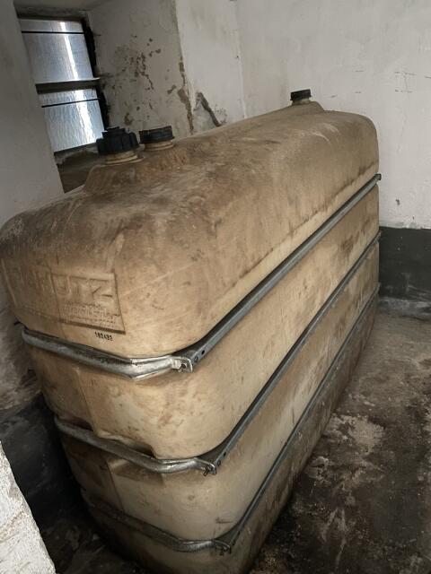 Verschenke Dieseltank