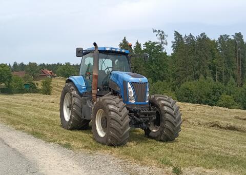 New Holland TG285
