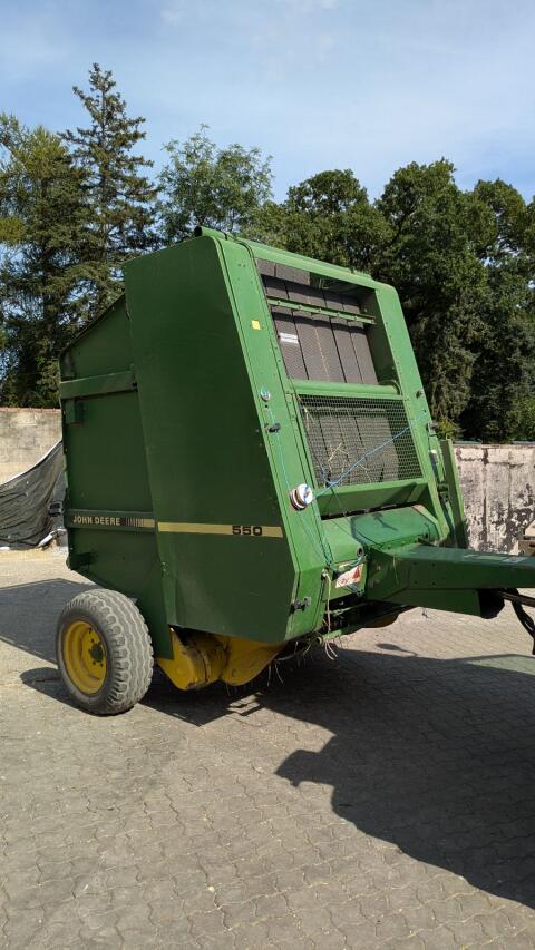John Deere 550 Rundballenpresse