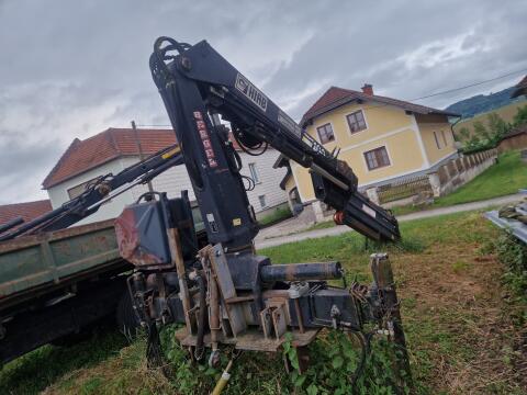 Massiver Heckkran für 3-Punkt HIAB 100 AW