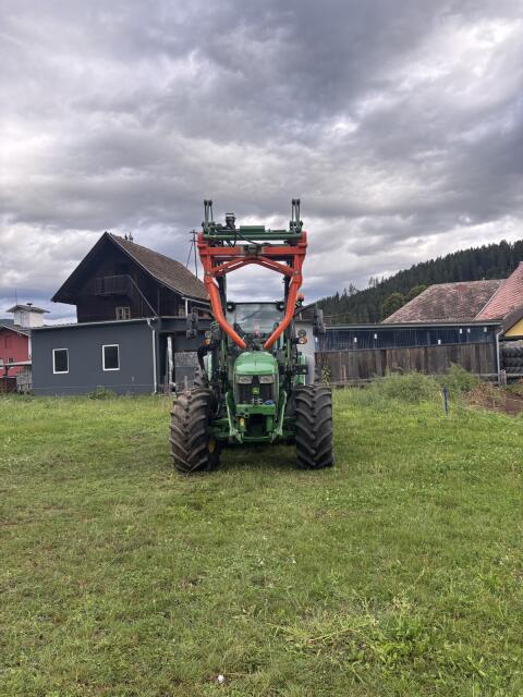 John Deere 5090R