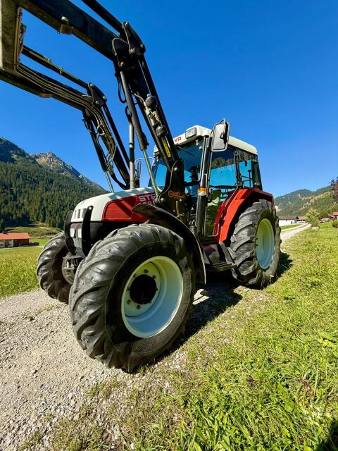 Steyr 958A – Erstbesitz – nur 2.500 Bstd. – Hauer Frontlader