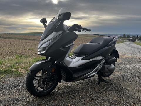 Honda Forza 300