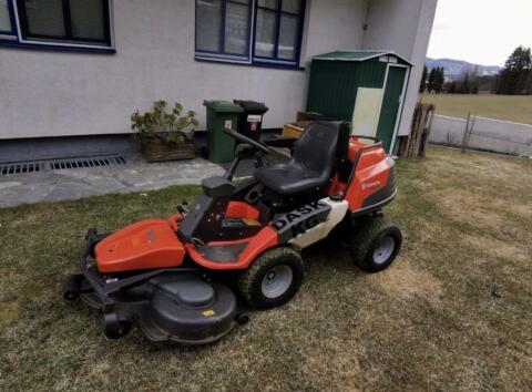 Husqvarna R422 TS AWD
