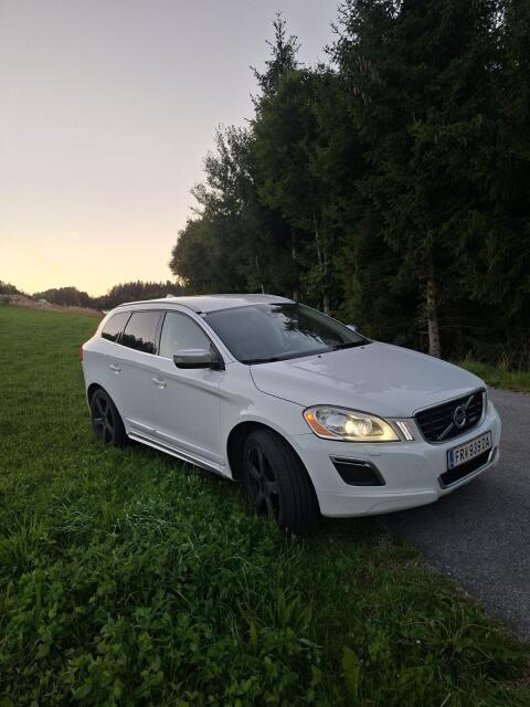 Verkaufe Volvo XC60 AWD Diesel Volvo XC60 R-Design