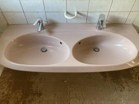 Doppelwaschbecken 130 x 55 cm