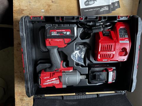 Milwaukee M18 ONEFHIWF34, mit 2 x 8,0 Ah Original-Akku, Koffer