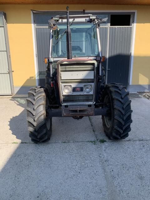 Massey Ferguson 377