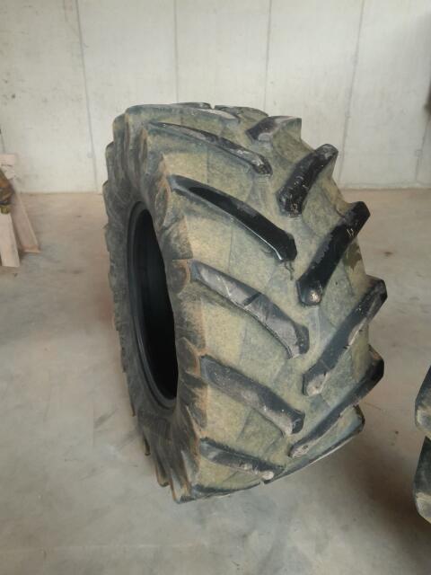 Trelleborg 650/65 R38, 540/65 R26
