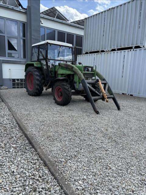 Fendt Farmer 3 mit Allrad und Frontlader (Farmer 3S)