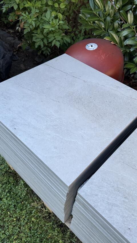 Terrassenplatten Feinsteinzeug, 60 x 60 x 2 cm, beige-grau