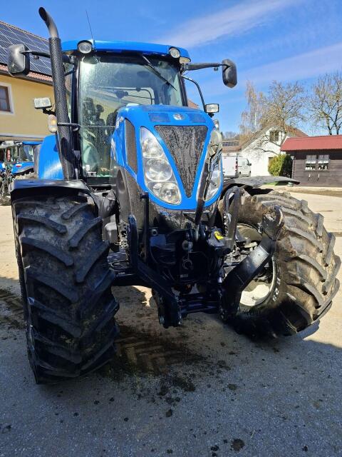 New Holland T7.200