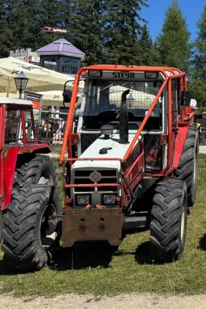 Steyr 8070 SK2 mit Doppeltrommel-Seilwinde