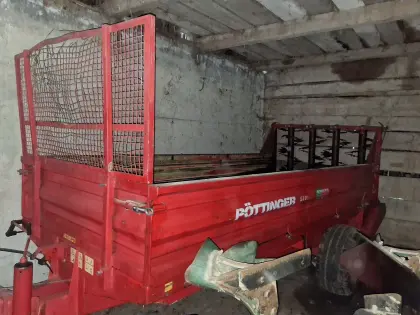 Pöttinger 5001 Miststreuer