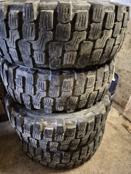 Unimog Reifen 14.5 R20