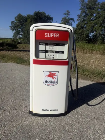 Suche, kaufe Tankstellen-Zapfsäulen, Ölkabinett