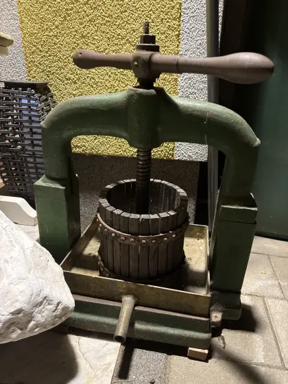 Apfelpresse, massiv