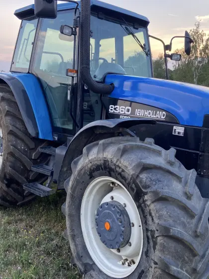 New Holland 8360 DT
