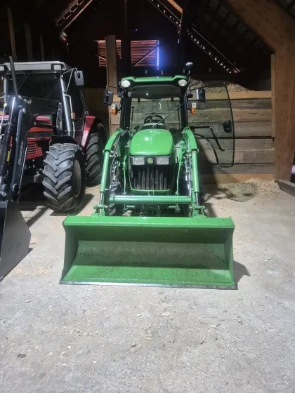 John Deere 3720