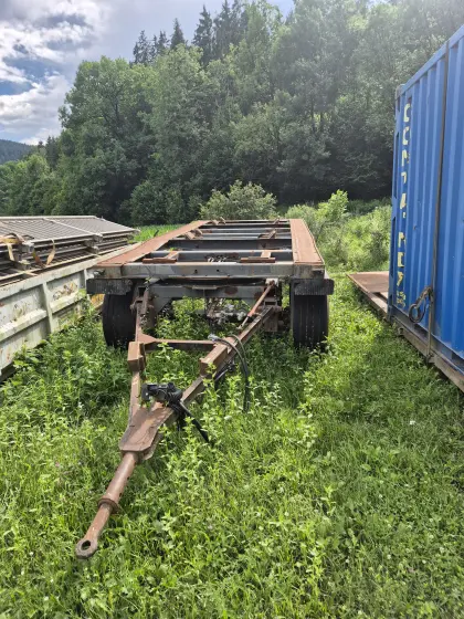 Schwarzmüller Abrollcontaineranhänger zu verkaufen