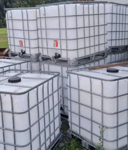 IBC-Box, Tank, Wasserbehälter, Wasserfass, Wassertank