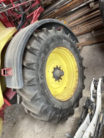 520/85R42 Komplettreifen, Traktorreifen, Pflegereifen, Reifen