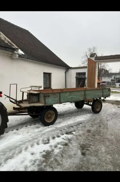 Anhänger mit Sitzbank