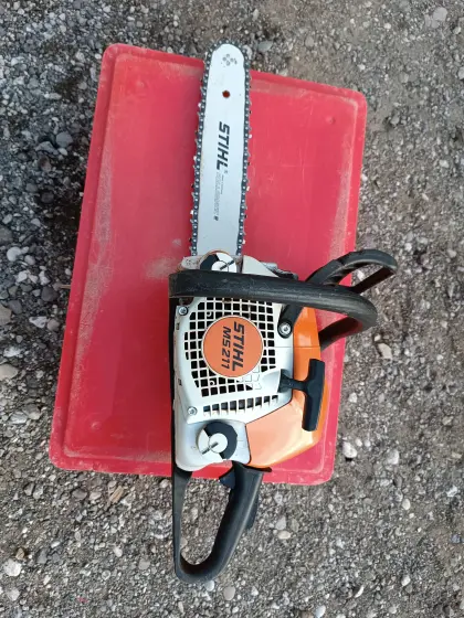 Stihl Motorsäge MS 211
