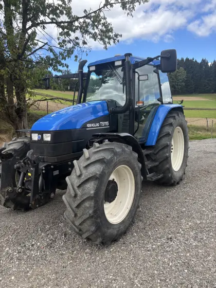 New Holland TS 115