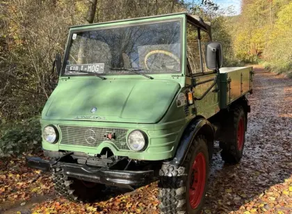 Mercedes-Benz Unimog 421